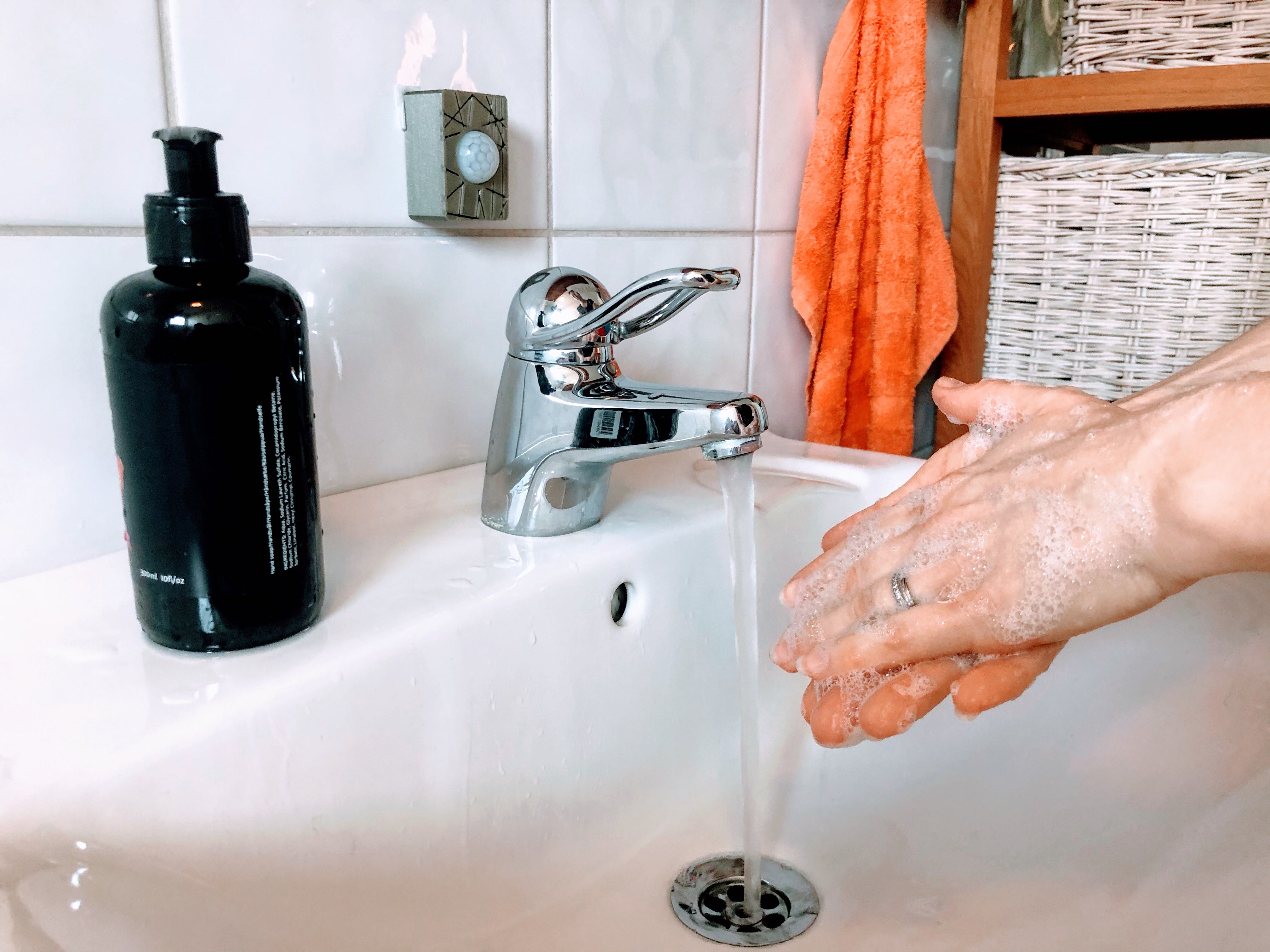 A Wireless, Automatic Hand Wash Sensor and Timer